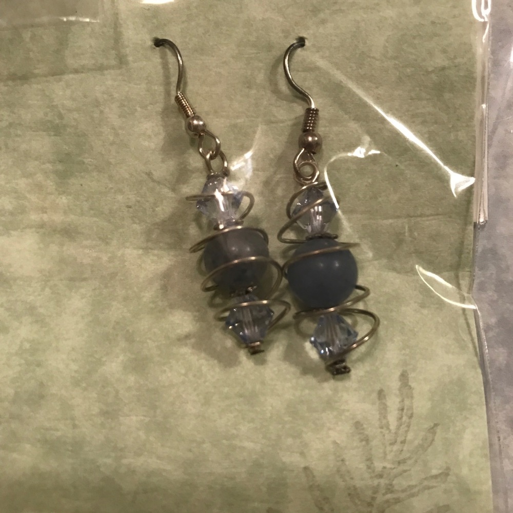 Earrings - Picture 3 of 8